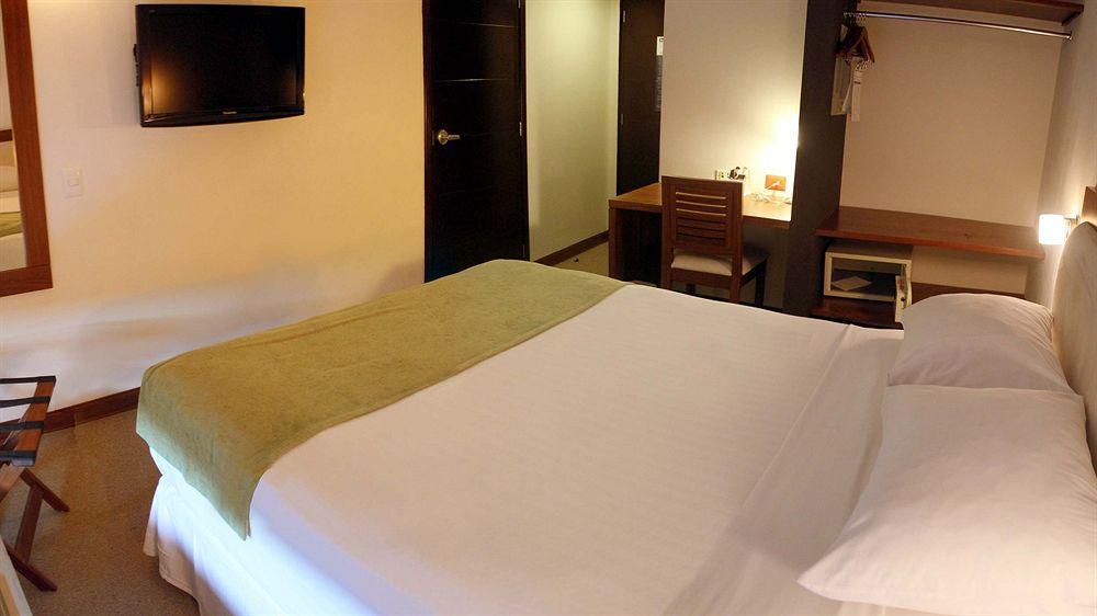 Hotel Hex Эстели Экстерьер фото